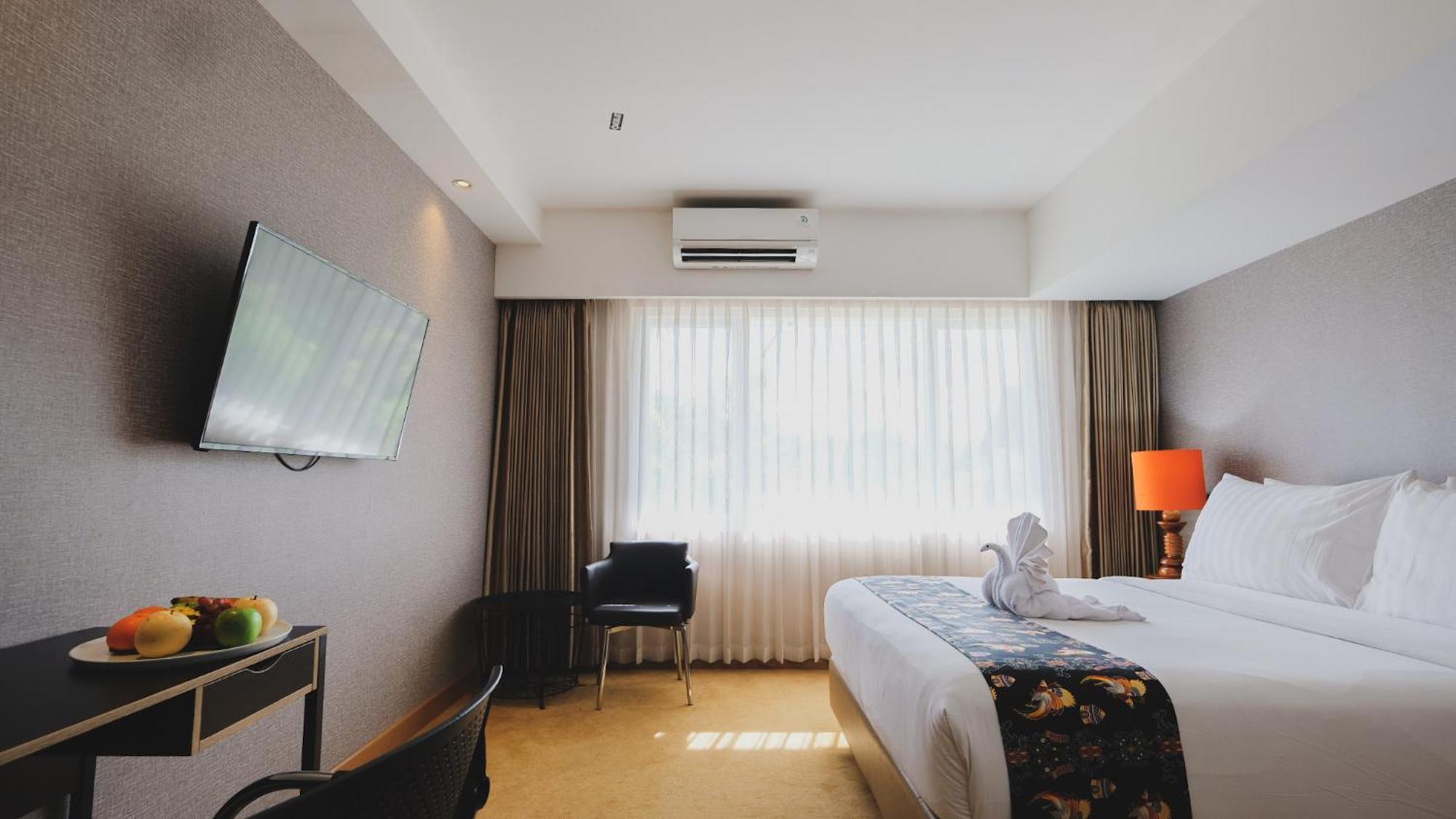 Hotel Suni Sentani - Managed By East Season ジャヤプラ エクステリア 写真