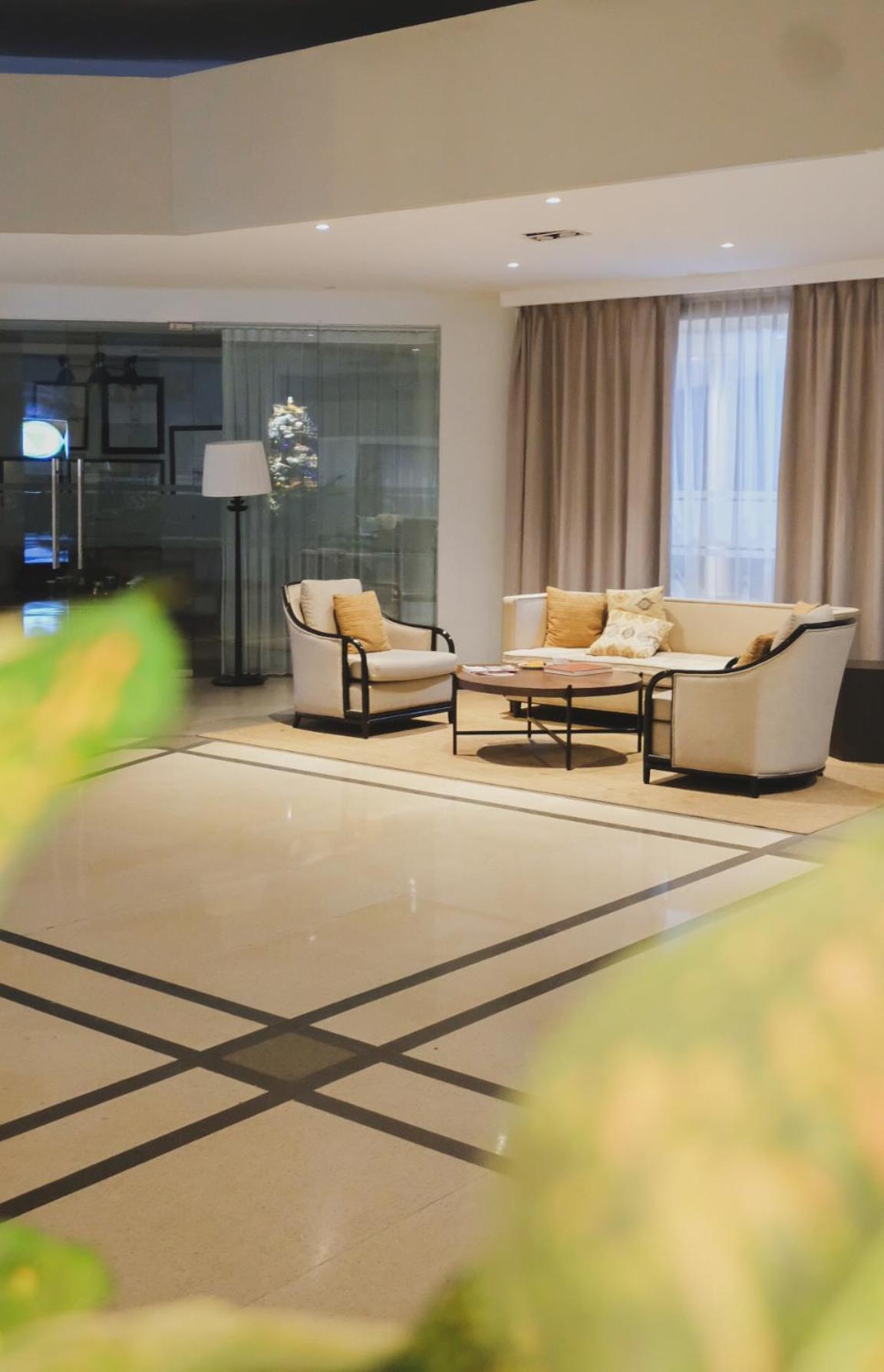 Hotel Suni Sentani - Managed By East Season ジャヤプラ エクステリア 写真